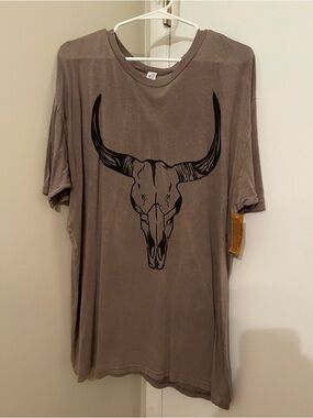 Women's Taupe Short Sleeve Tee with Black Bull Skull Graphic